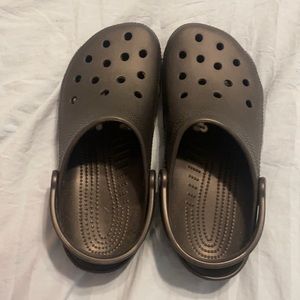 Black women’s size 9 crocs never worn